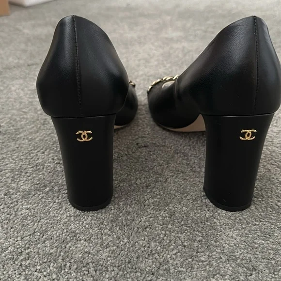 Timeless CHANEL lambskin open toe chain gold shoes size 38 - Picture 3 of 8